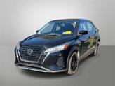 Photo of 2021 Super Black Nissan Kicks