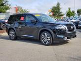 Photo of 2022 Super Black Nissan Pathfinder