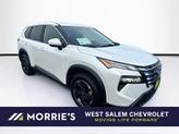 Photo of 2024 Everest White Pearl Nissan Rogue