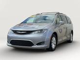 Thumbnail of 2017 Billet Silver Metallic Clearcoat Chrysler Pacifica