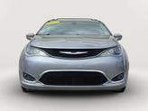 Thumbnail of 2017 Billet Silver Metallic Clearcoat Chrysler Pacifica