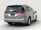 Thumbnail of 2017 Billet Silver Metallic Clearcoat Chrysler Pacifica