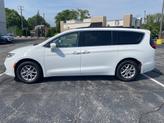 Thumbnail of 2022 Bright White Clearcoat Chrysler Pacifica