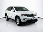 Thumbnail of 2022 Bright White Clearcoat Jeep Grand Cherokee