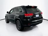 Thumbnail of 2022 Diamond Black Crystal Pearlcoat Jeep Grand Cherokee