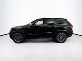Thumbnail of 2022 Diamond Black Crystal Pearlcoat Jeep Grand Cherokee