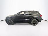 Thumbnail of 2022 Diamond Black Crystal Pearlcoat Jeep Grand Cherokee