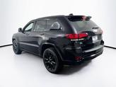 Thumbnail of 2022 Diamond Black Crystal Pearlcoat Jeep Grand Cherokee