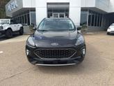 Thumbnail of 2022 Agate Black Metallic Ford Escape