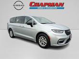 Photo of 2024 Silver Mist Clearcoat Chrysler Pacifica