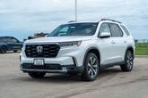 Thumbnail of 2023 Platinum White Pearl Honda Pilot