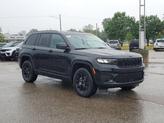 Thumbnail of 2025 Diamond Black Crystal Pearlcoat Jeep Grand Cherokee