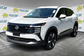 Thumbnail of 2025 Aspen White Tricoat Nissan Kicks