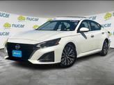 Thumbnail of 2023 Pearl White Tricoat Nissan Altima