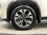 Thumbnail of 2023 Pearl White Tricoat Nissan Rogue