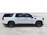 Thumbnail of 2023 White Frost Tricoat GMC Yukon XL