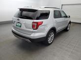 Thumbnail of 2016 White Platinum Metallic Tri-Coat Ford Explorer