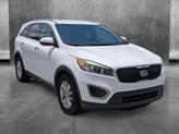 Thumbnail of 2017 Snow White Pearl Kia Sorento