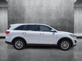 Thumbnail of 2017 Snow White Pearl Kia Sorento