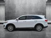 Thumbnail of 2017 Snow White Pearl Kia Sorento