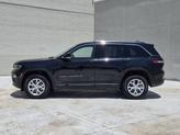Thumbnail of 2023 Diamond Black Crystal Pearlcoat Jeep Grand Cherokee