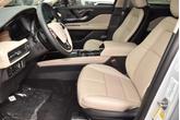 Thumbnail of 2025 Crystal White Metallic Clearcoat Lincoln Corsair