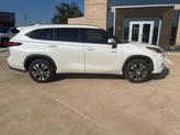 Photo of 2021 Blizzard Pearl Toyota Highlander Hybrid