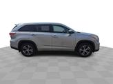 Thumbnail of 2016 Silver Sky Metallic Toyota Highlander