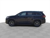 Thumbnail of 2019 Midnight Black Toyota Highlander