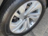 Thumbnail of 2022 Racing Green Volkswagen Atlas