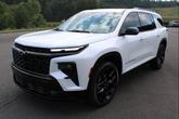 Thumbnail of 2024 Iridescent Pearl Tricoat Chevrolet Traverse