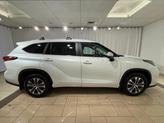 Thumbnail of 2023 Pearl Toyota Highlander