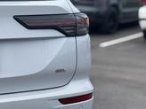 Thumbnail of 2025 Diamond White Mitsubishi Outlander