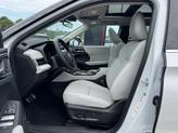 Thumbnail of 2025 Diamond White Mitsubishi Outlander