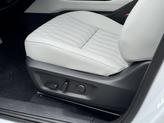 Thumbnail of 2025 Diamond White Mitsubishi Outlander