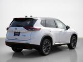 Thumbnail of 2025 Everest White Pearl/Super Black Nissan Rogue