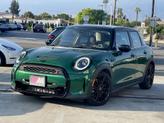 Photo of 2024 Green MINI Hardtop
