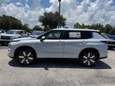 Thumbnail of 2025 Diamond White Mitsubishi Outlander