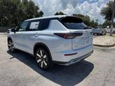 Thumbnail of 2025 Diamond White Mitsubishi Outlander