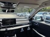 Thumbnail of 2025 Diamond White Mitsubishi Outlander