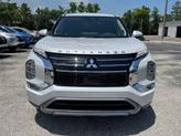 Thumbnail of 2025 Diamond White Mitsubishi Outlander