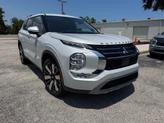 Thumbnail of 2025 Diamond White Mitsubishi Outlander