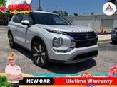 Photo of 2025 Diamond White Mitsubishi Outlander