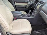Thumbnail of 2017 White Platinum Metallic Tri-Coat Ford Explorer