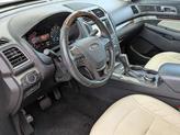 Thumbnail of 2017 White Platinum Metallic Tri-Coat Ford Explorer