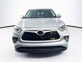Thumbnail of 2023 Celestial Silver Metallic Toyota Highlander
