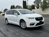 Photo of 2022 Bright White Clearcoat Chrysler Pacifica