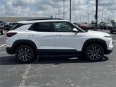 Thumbnail of 2026 Iridescent Pearl Tricoat Chevrolet Trailblazer