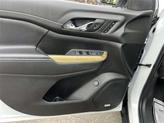 Thumbnail of 2019 White Frost Tri-Coat GMC Acadia