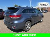 Thumbnail of 2019 Shoreline Blue Pearl Toyota Highlander